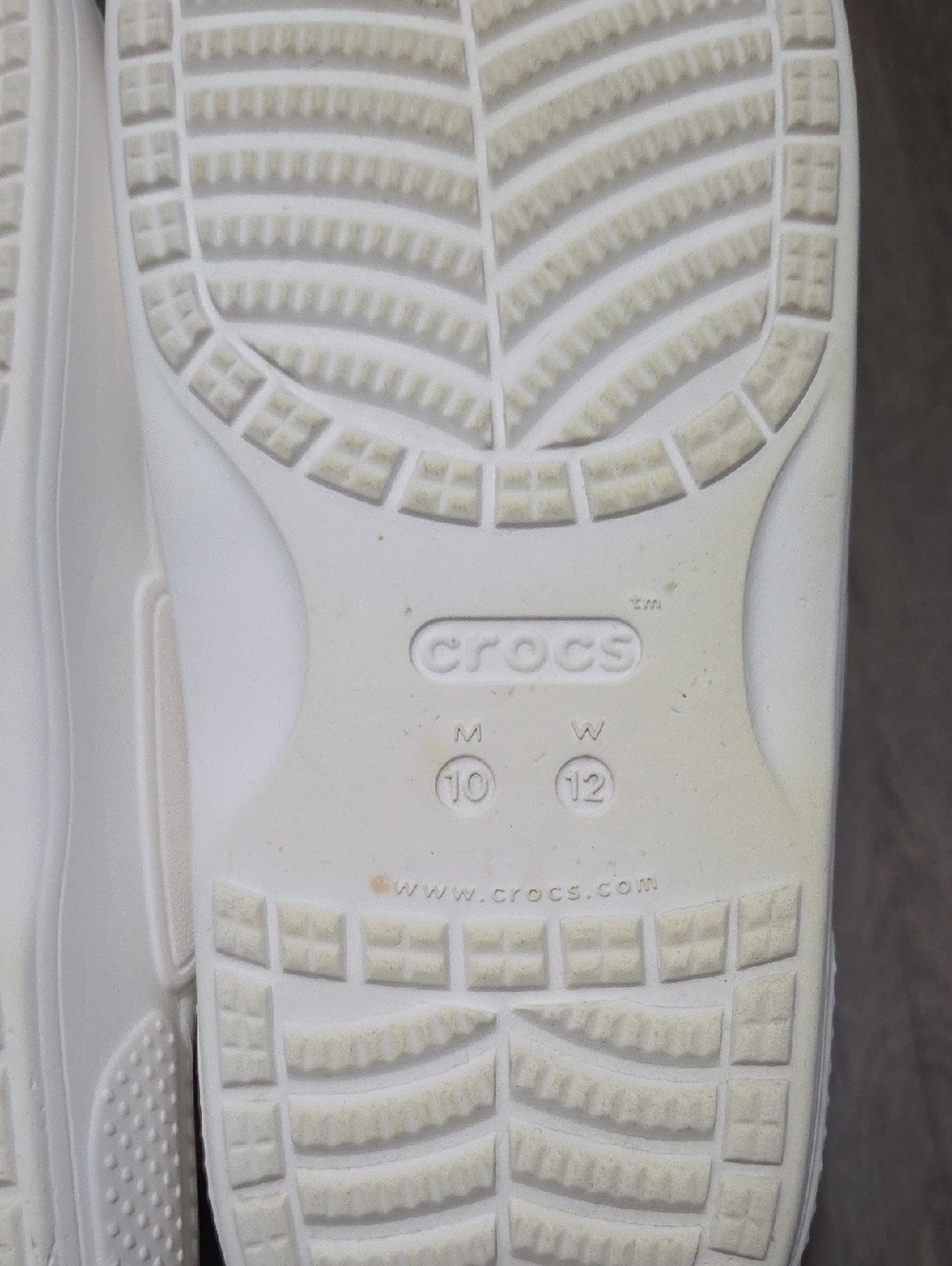 CROCS Classic White Slide Sandals - Picture 11 of 11